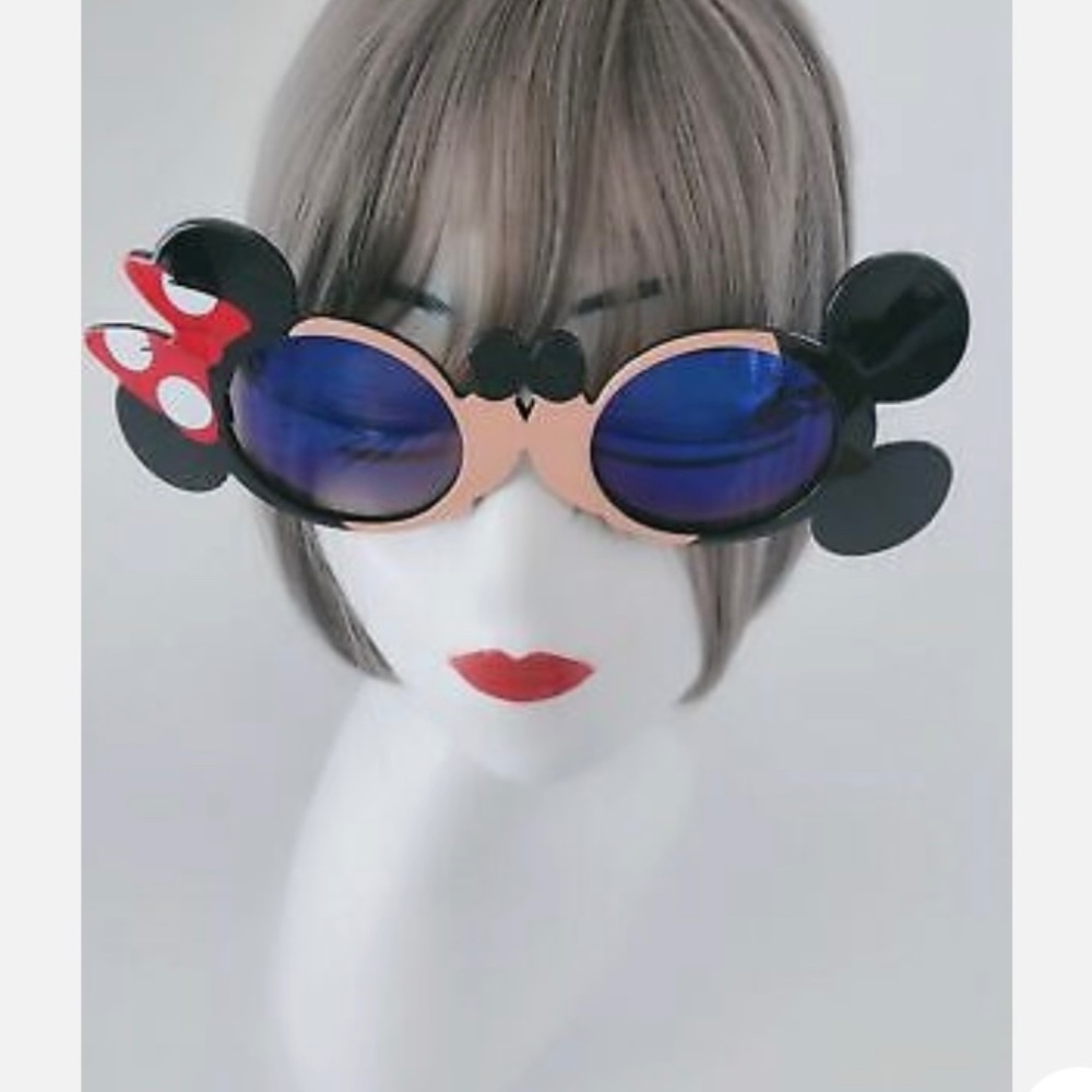 Disney Mickey Mouse adult sunglasses